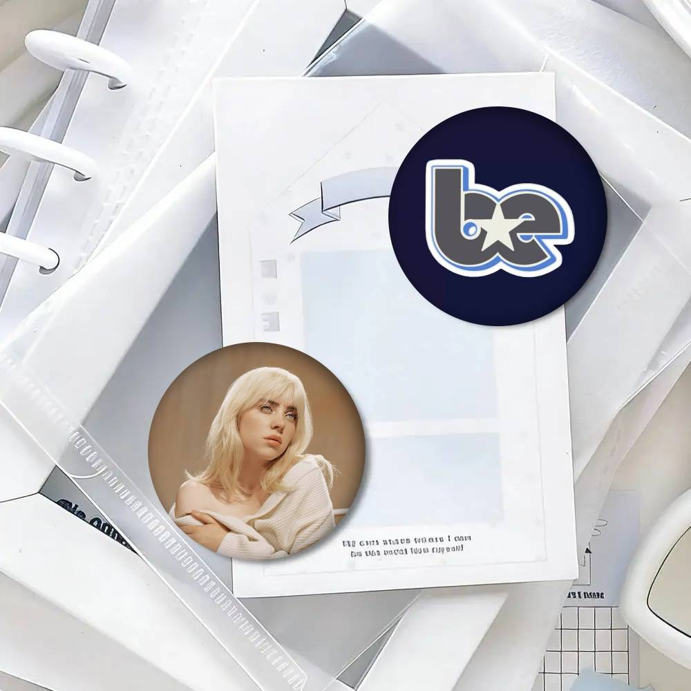 Zangeres Billie Eilish Cartoon - Gaming Console Buttons recensie en prijs